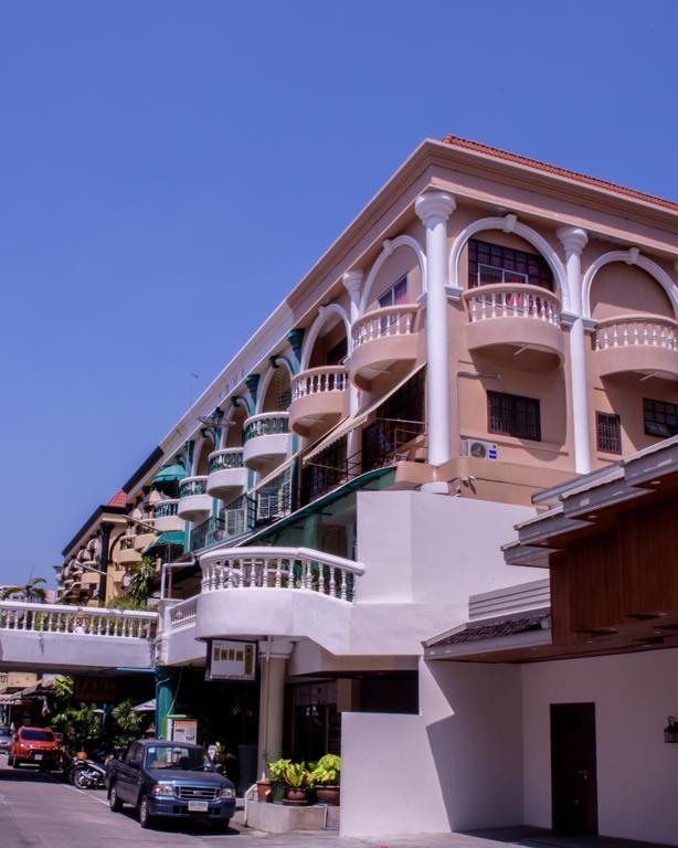Indogee Apartments Pattaya Extérieur photo