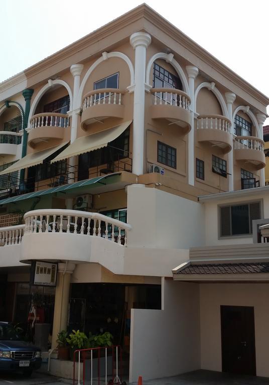 Indogee Apartments Pattaya Extérieur photo