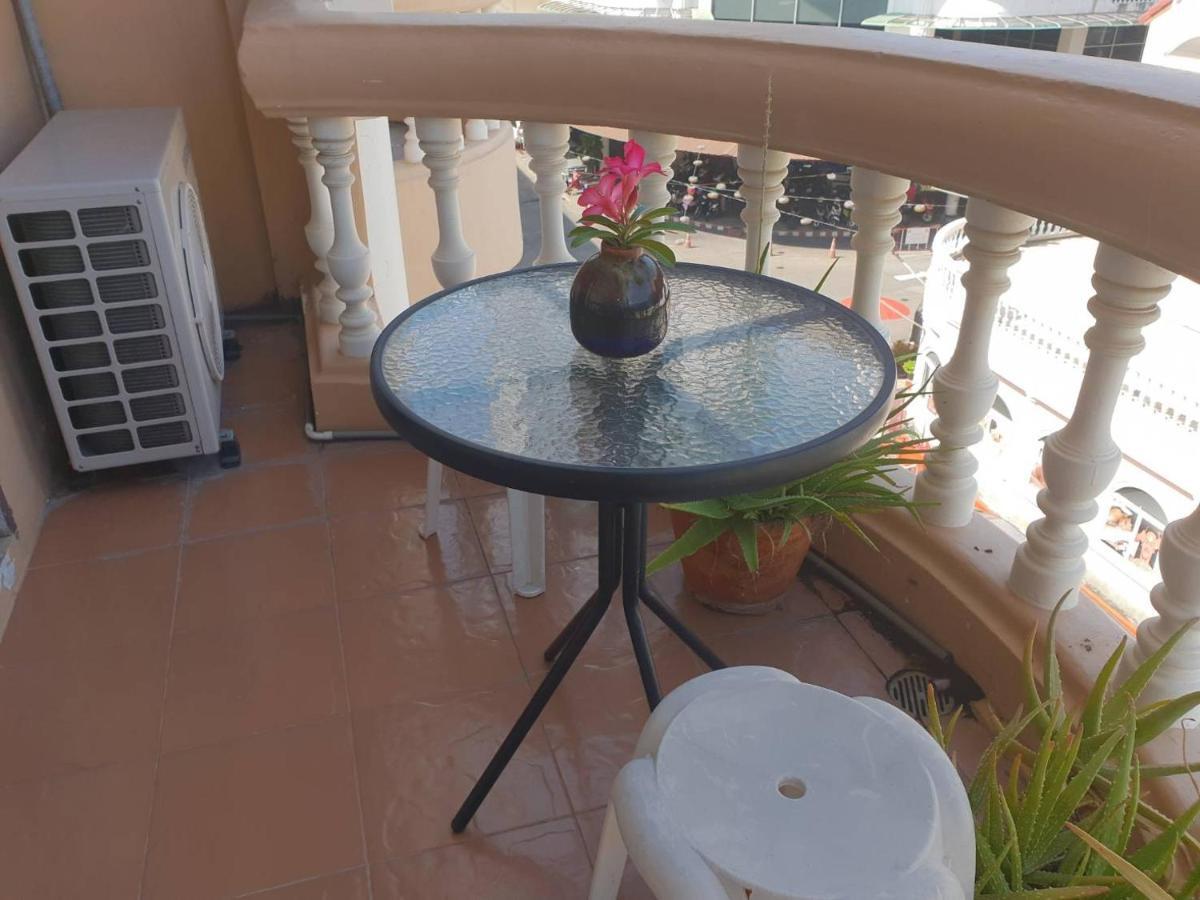 Indogee Apartments Pattaya Extérieur photo